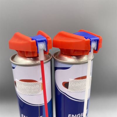 Capuchón de aerosoles versátil para el mantenimiento y la lubricación de automóviles