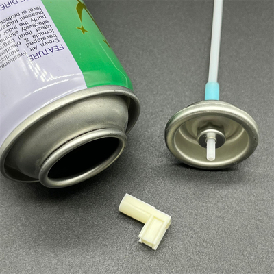 Una válvula de medición de tallo de plástico de una pulgada. Control de precisión para la distribución de líquidos. Diámetro de 1 pulgada. Construcción de plástico duradero.