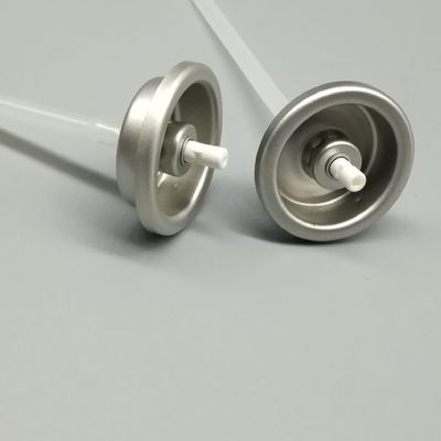 Válvula de limpieza del carburador de aerosoles diseñada para una salida de rociado eficiente