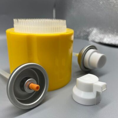 Válvula de limpieza de espuma con expansión de espuma constante, construcción resistente a los productos químicos y espuma no goteadora para limpieza automotriz e industrial